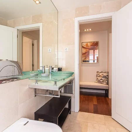 Апартаменты Chiado Deluxe Terrace 3 Bedroom *