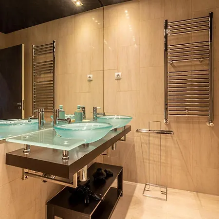 Апартаменты Chiado Deluxe Terrace 3 Bedroom