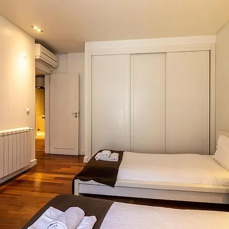Apartment Chiado Deluxe Terrace 3 Bedroom *