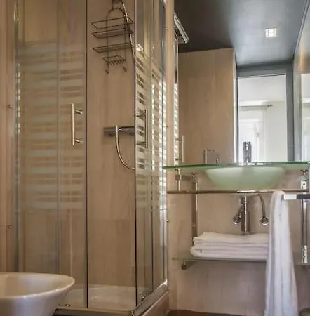 Chiado Deluxe Terrace 3 Bedroom * Lisbon