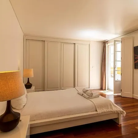 Chiado Deluxe Terrace 3 Bedroom * Lisbon