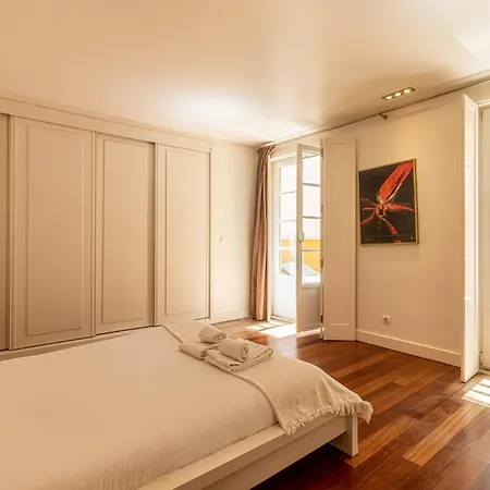 Chiado Deluxe Terrace 3 Br *
